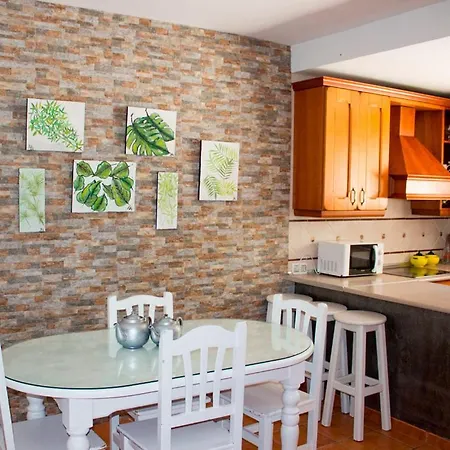 La Casa De La Piscina,ideal Familias Y Grupos Country house